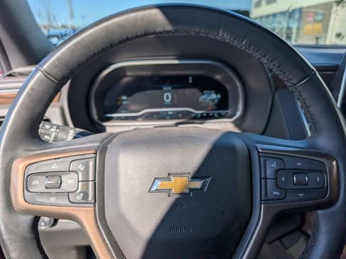 Used 2023 Chevrolet Suburban High Country AWD/4WD image 10
