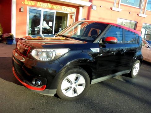 Used 2015 Kia Soul EV + image 23