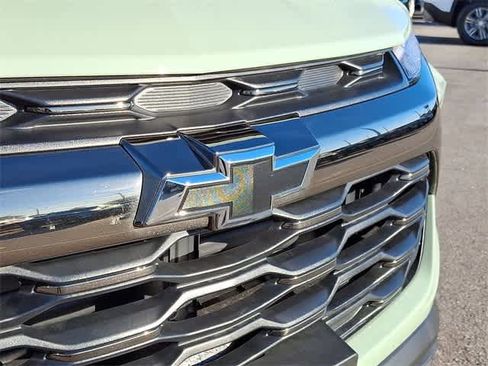 Used 2025 Chevrolet TrailBlazer ACTIV image 34