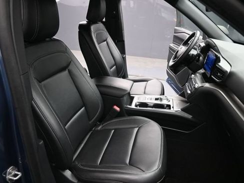 Used 2020 Ford Explorer XLT w/ Equipment Group 202A RWD image 24
