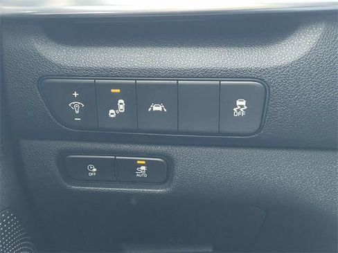 Used 2020 Kia Niro EX Premium w/ Cold Weather Package image 15