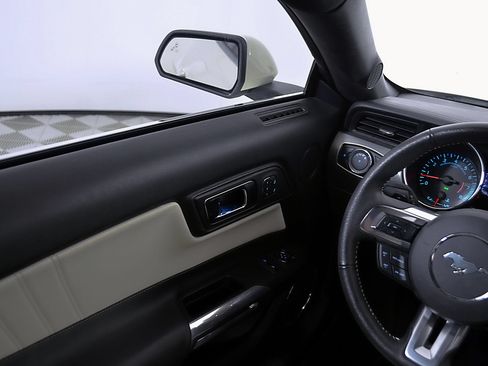 Used 2015 Ford Mustang 50 Years RWD image 25