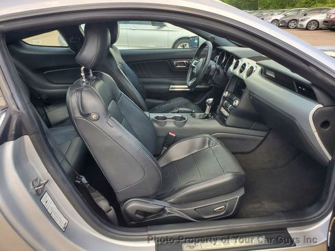 Used 2016 Ford Mustang Premium image 24