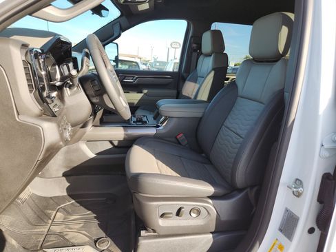 New 2026 Chevrolet Silverado 2500 ZR2 image 12