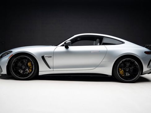 Used 2025 Mercedes-Benz AMG GT 63 image 19