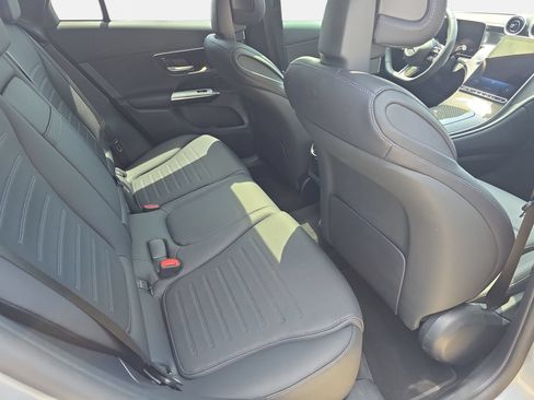 Used 2024 Mercedes-Benz GLC 300 4MATIC image 11