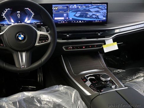 Used 2026 BMW X7 xDrive40i w/ M Sport Package image 17