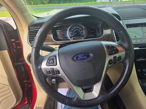 Used 2018 Ford Taurus Limited FWD image 10