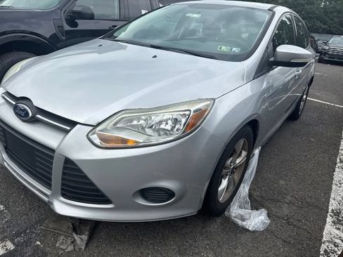 Used 2014 Ford Focus SE FWD image 2