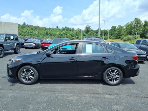 Certified 2023 Kia Forte LXS FWD image 5