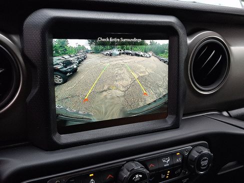 Certified 2022 Jeep Wrangler Unlimited Sport AWD/4WD image 19