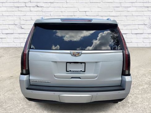 Used 2019 Cadillac Escalade Luxury w/ LPO, Radiant Package AWD/4WD image 3