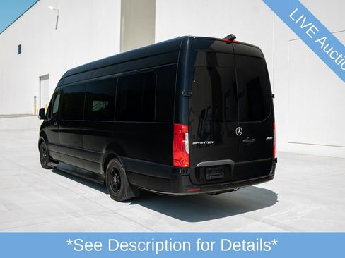 Used 2022 Mercedes-Benz Sprinter 2500 w/ Parking Package image 5