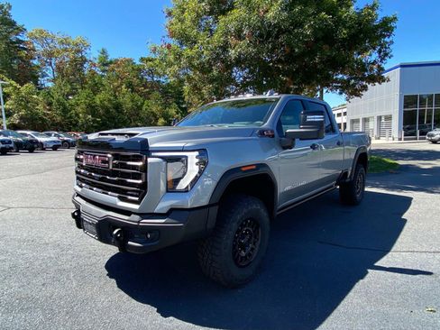 Used 2025 GMC Sierra 2500 AT4X w/ AT4X AEV Edition AWD/4WD image 3