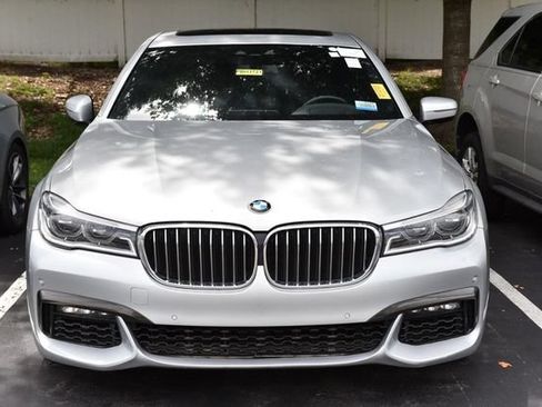 Used 2019 BMW 750i xDrive w/ M Sport Package AWD/4WD image 3