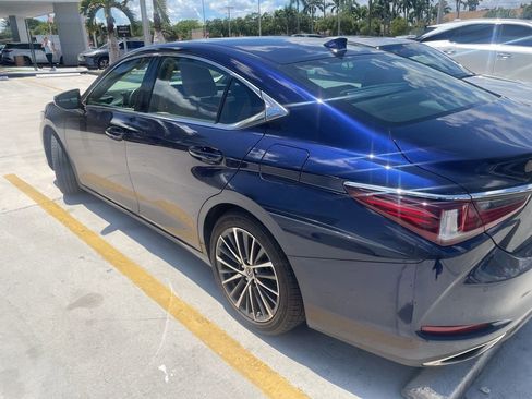 Used 2023 Lexus ES 350 w/ Premium Package FWD image 5