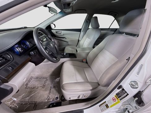 Used 2016 Toyota Camry LE image 21
