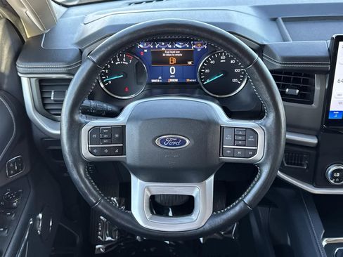 Used 2024 Ford Expedition XLT image 21