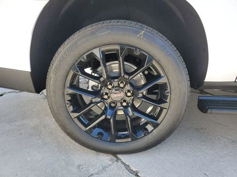 New 2026 GMC Yukon XL Denali w/ Sun & Power Step Package AWD/4WD image 6