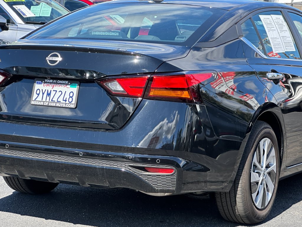 Used 2025 Nissan Altima 2.5 S FWD image 8