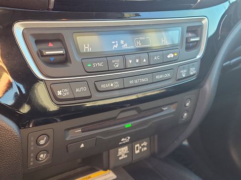 Used 2022 Hyundai Kona SE image 31