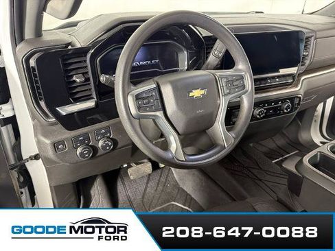 Used 2022 Chevrolet Silverado 1500 LT w/ Max Trailering Package AWD/4WD image 9