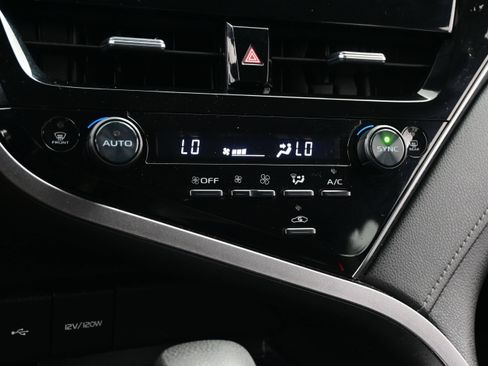 Used 2022 Toyota Camry LE FWD image 20