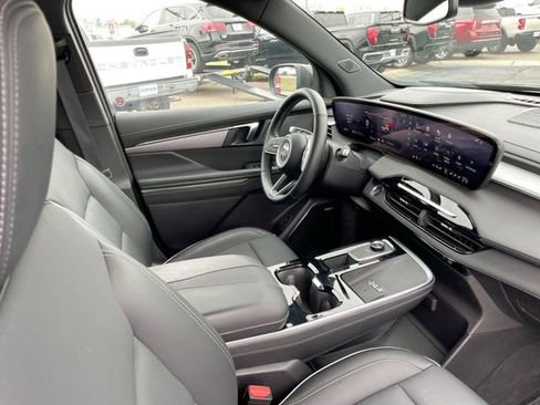 Used 2025 Buick Enclave Preferred image 18