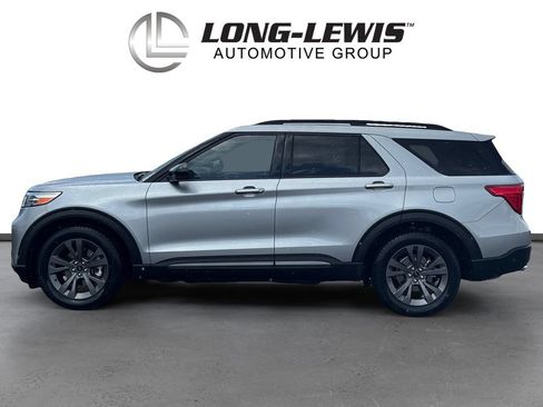 Used 2023 Ford Explorer XLT w/ Equipment Group 202A RWD image 2