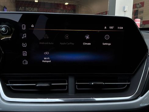 Used 2025 Chevrolet Trax LT FWD image 27