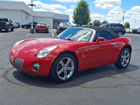 Used 2008 Pontiac Solstice Convertible w/ Premium Package RWD image 3
