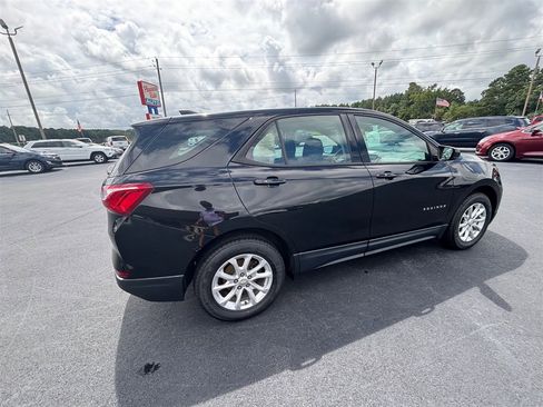 Used 2018 Chevrolet Equinox LS image 6