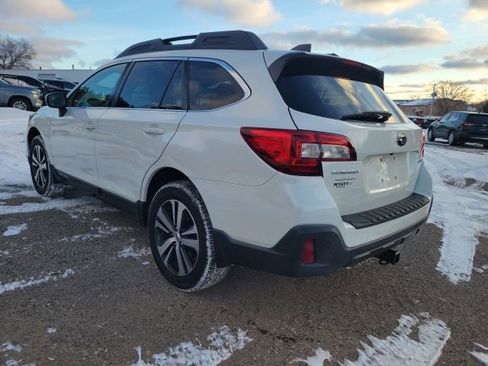 Used 2018 Subaru Outback 2.5i Limited image 4