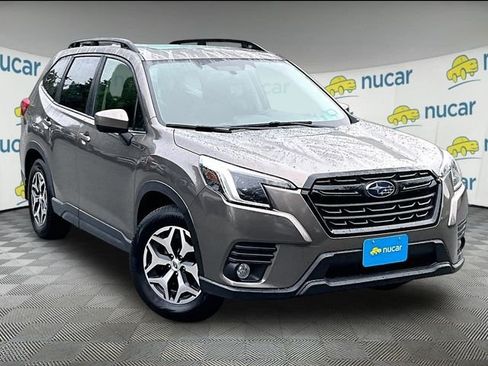 Used 2023 Subaru Forester Premium AWD/4WD image 1