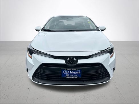 Used 2023 Toyota Corolla LE FWD image 3