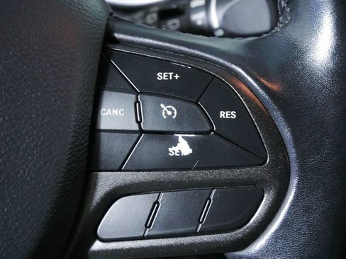 Used 2020 Jeep Cherokee Trailhawk w/ Comfort/Convenience Group AWD/4WD image 27