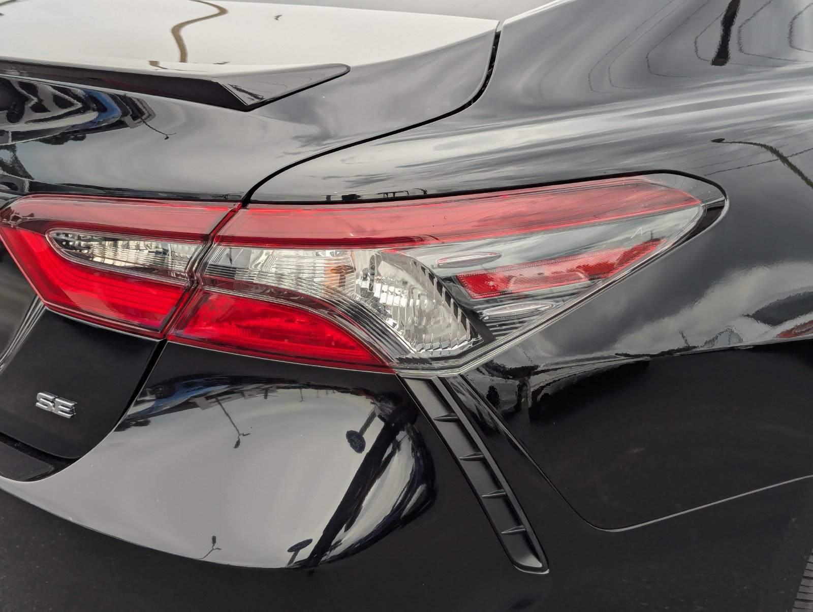 Used 2024 Toyota Camry SE w/ Convenience Package FWD image 13