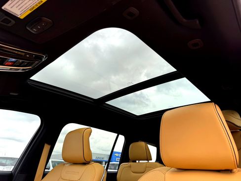 Used 2023 Jeep Grand Cherokee L Summit image 16