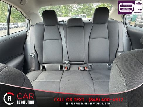 Used 2024 Toyota Corolla LE FWD image 9