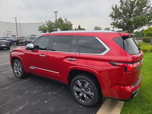 Used 2024 Toyota Sequoia Capstone AWD/4WD image 5