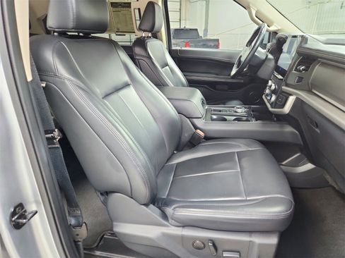 Used 2023 Ford Expedition Max XLT image 41