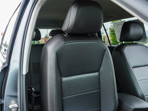 Used 2020 Volkswagen Tiguan SE AWD/4WD image 24