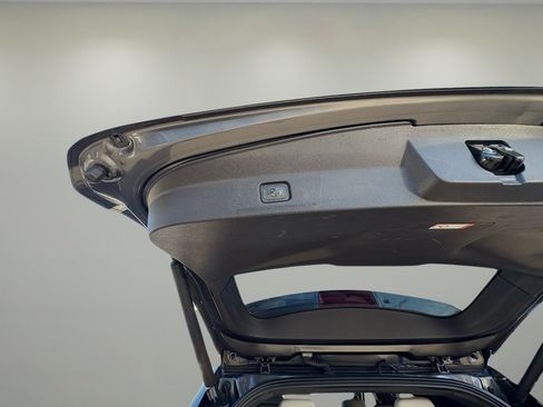 Used 2015 Ford Explorer XLT w/ Equipment Group 202A image 32