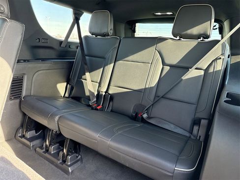 Used 2021 GMC Yukon XL SLT w/ SLT Luxury Package image 24
