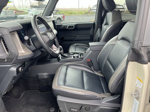 Used 2025 Ford Bronco Outer Banks image 7