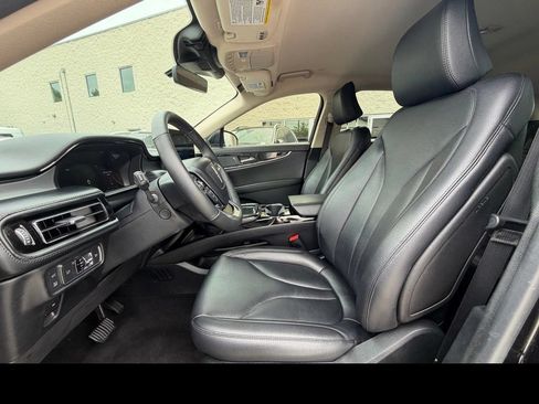 Used 2022 Lincoln Nautilus AWD w/ Premium Package image 10