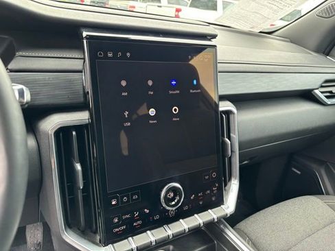 Certified 2025 GMC Acadia Elevation image 17