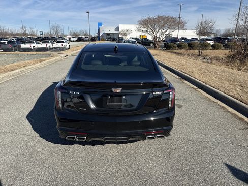 Used 2026 Cadillac CT5 V image 9