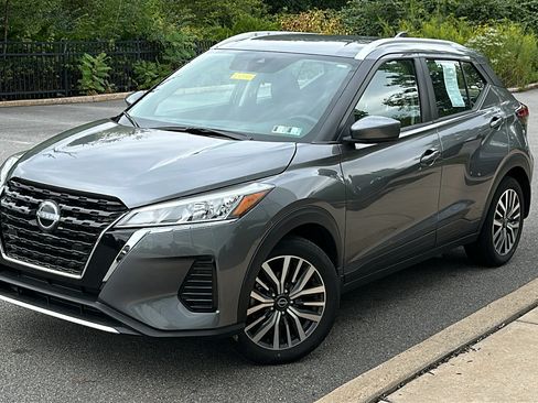 Certified 2023 Nissan Kicks SV FWD image 1