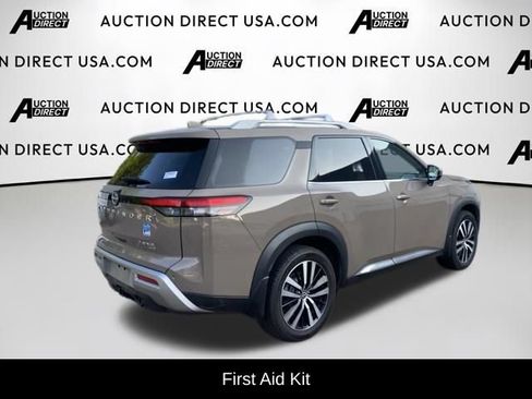 Used 2023 Nissan Pathfinder Platinum AWD/4WD image 8
